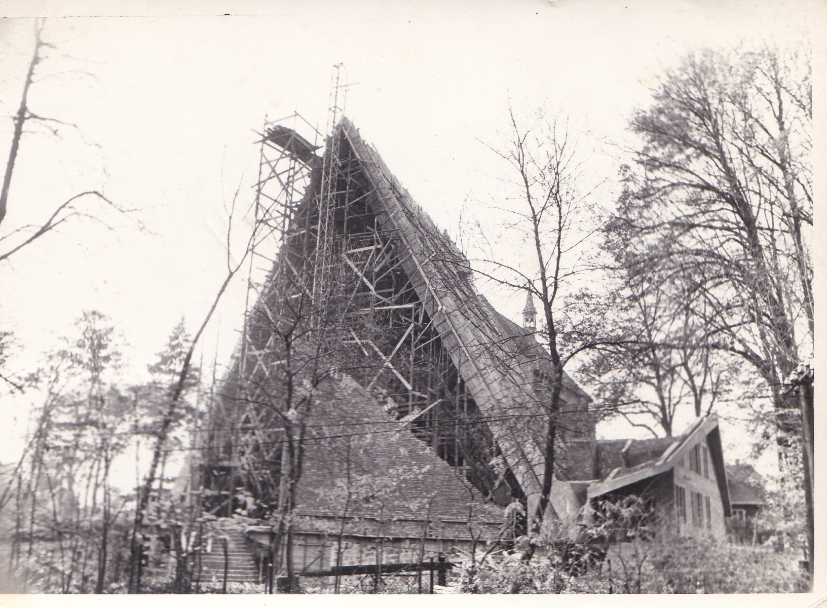 Budowa kościoła, ok 1977 r.